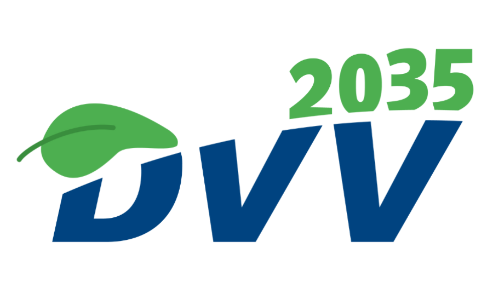 DVV-Logo mit grünem Blatt, Jahreszahl 2035 und Unternehmensschriftzug