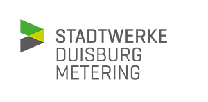 Das Logo der Stadtwerke Duisburg Metering GmbH: Wie bei dem Stadtwerke Duisburg-Logo ein dreieckiges Symbol in Grün, Hellgrün und Grau neben dem schwarzen Schriftzug ‚Stadtwerke Duisburg Metering'.